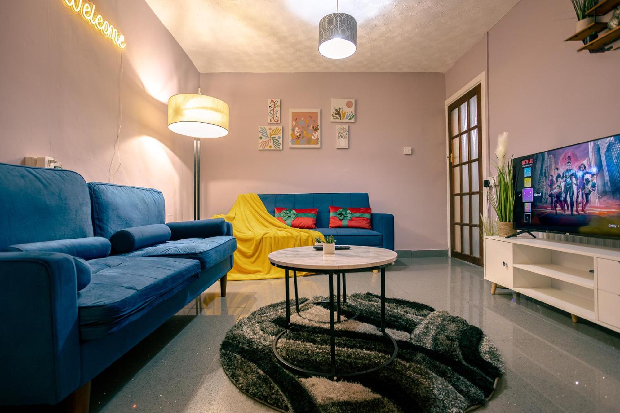 Spacious & Comfy Home In West Midlands - Sleeps 8, Free Parking, Wifi, Netflix, Prime Location, Ideal For Contractors, Business, Groups, Travellers, Families And Relocators Coventry Exterior photo