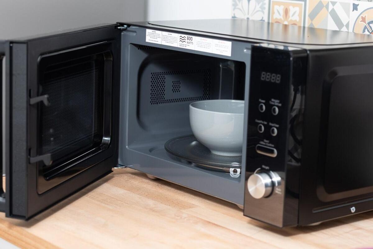 Spacious & Comfy Home In West Midlands - Sleeps 8, Free Parking, Wifi, Netflix, Prime Location, Ideal For Contractors, Business, Groups, Travellers, Families And Relocators Coventry Room photo