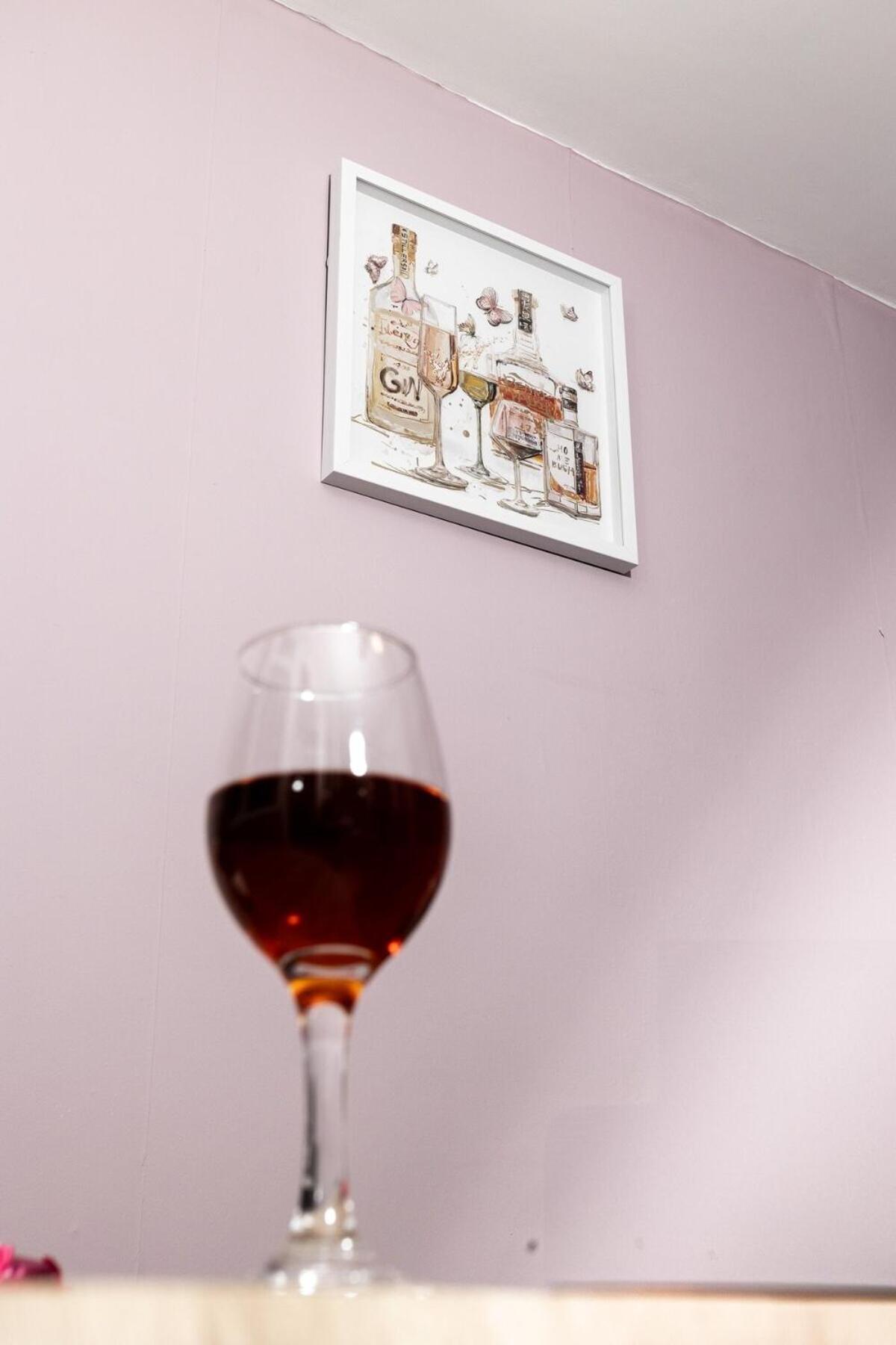 Spacious & Comfy Home In West Midlands - Sleeps 8, Free Parking, Wifi, Netflix, Prime Location, Ideal For Contractors, Business, Groups, Travellers, Families And Relocators Coventry Room photo